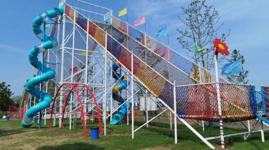 安基龙娃乐世界