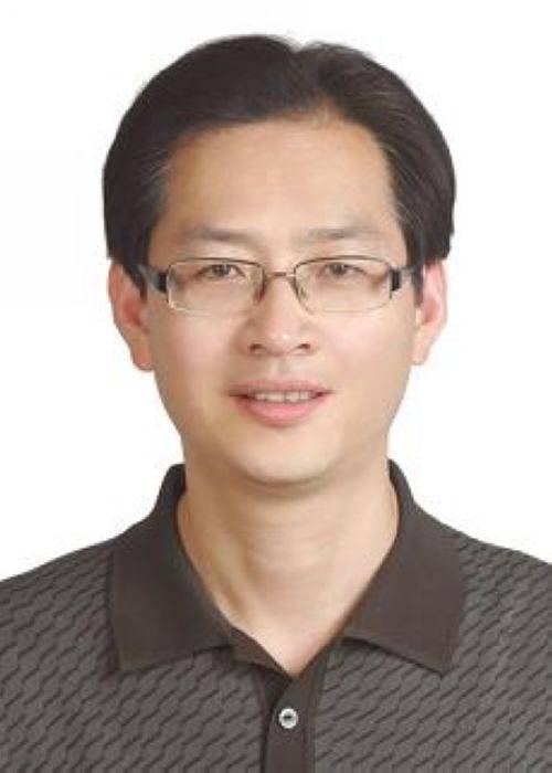 王伟国(中国法学会研究部二级巡视员)