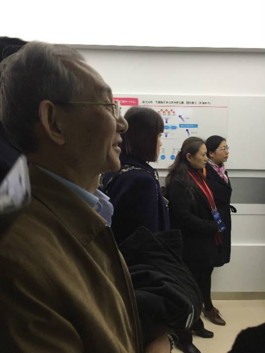 尹有宽（复旦大学附属华山医院感染科教授）