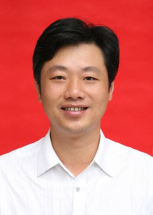 周斌（湖北省武汉市城市管理执法委员会副主任、党组成员）