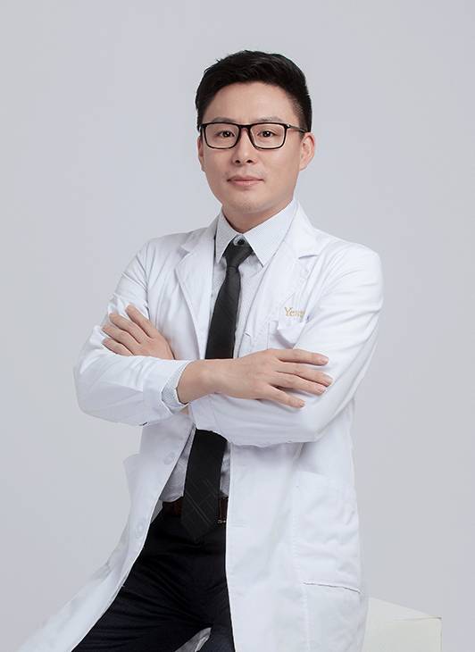 秦晓东（长沙艺星医学美容医院医生）