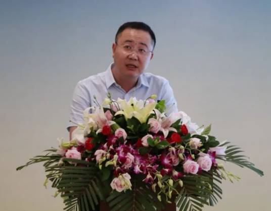 郑健（宁德市人民政府副秘书长、办公室主任）