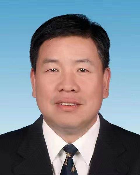 乔伟（第十四届全国政协委员，兴正伟科技控股集团有限公司董事长）