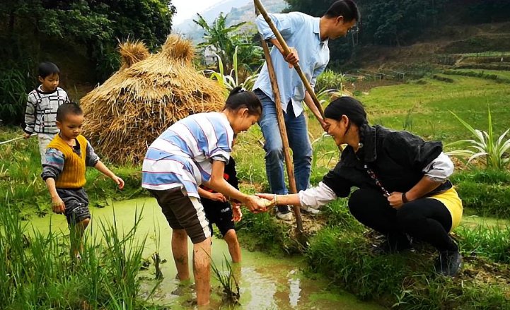 山野村夫是什么意思？