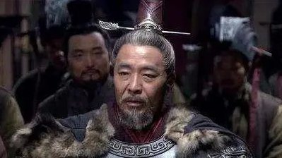 可堪回首的下一句是什么