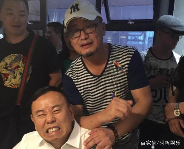 他是潘长江的亲弟弟，比哥哥还高一头，潘长甬如今怎样了？