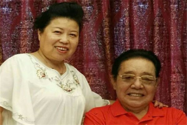 在相声演员界你觉得单联丽优秀的原因是什么？