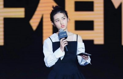 张子枫身高有160吗