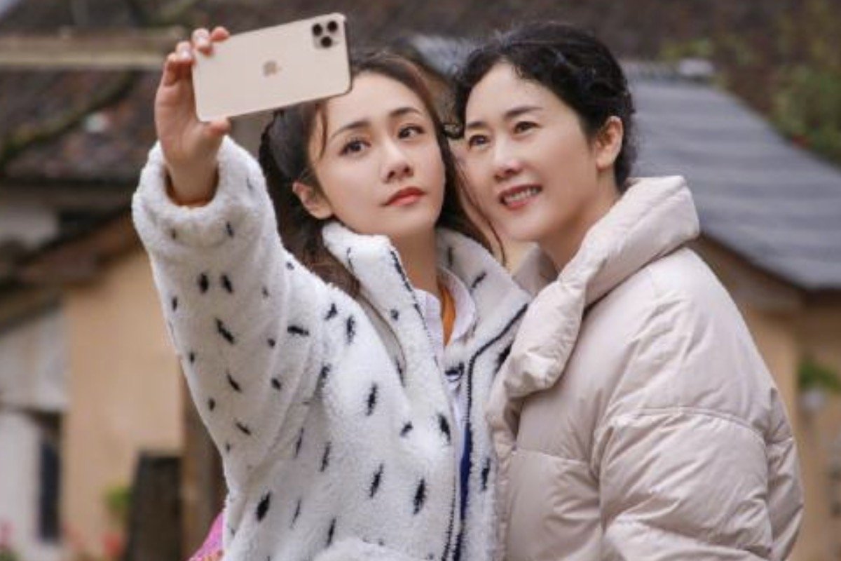 刘芸发微博分享和妈妈的合影，她妈妈的状态如何？