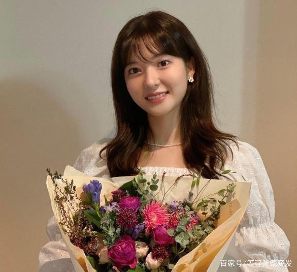 韩剧顶楼里面，闵雪雅是哪个人杀死的？