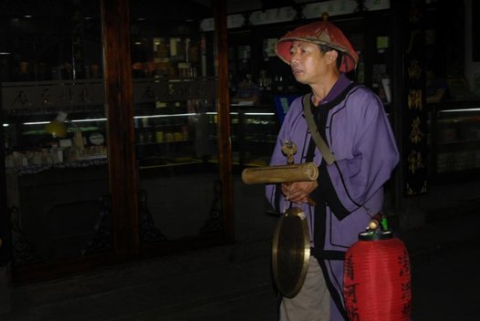 古代更夫打更时会说“天干物燥，小心火烛”，“天干”代指什么？