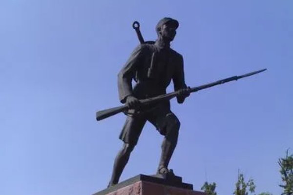 勤王保驾显功劳的上一句