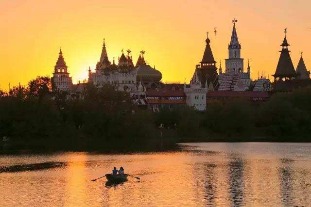 莫斯科郊外的晚上的俄语歌词