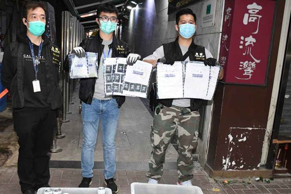 南宁捡死鱼事件怎么回事 被拍还被猥亵实在可怜